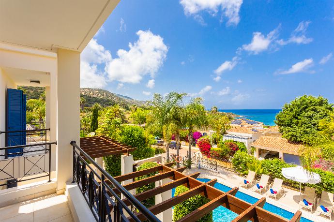 Balcony with sea views . - Villa Galina . (Galería de imágenes) }}