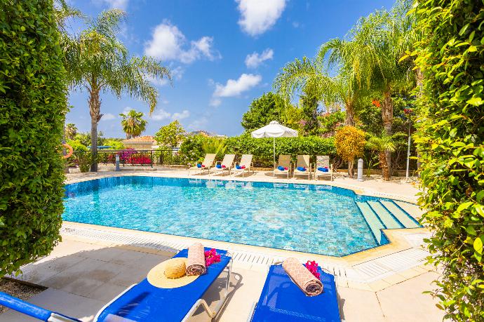 Private pool and terrace  . - Villa Galina . (Galería de imágenes) }}