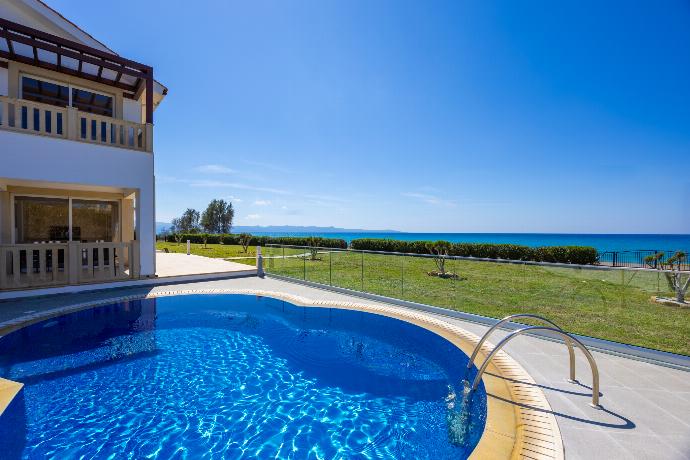 Villa Bella Ena - beautiful Beach Front Villa