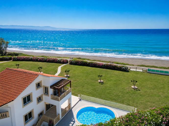  . - Villa Bella Ena . (Γκαλερί Φωτογραφιών) }}