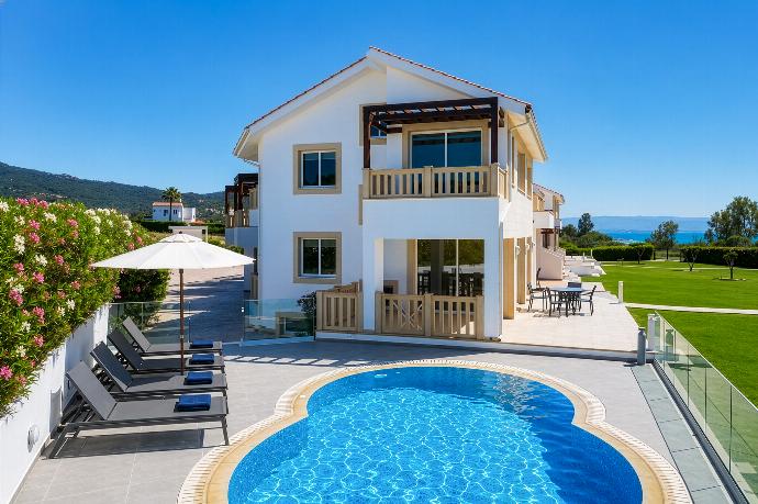Villa Bella Ena - beautiful Beach Front Villa