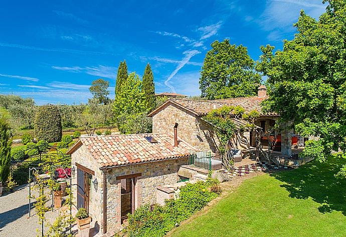 Beautiful villa . - Villa Casale Silvia . (Галерея фотографий) }}