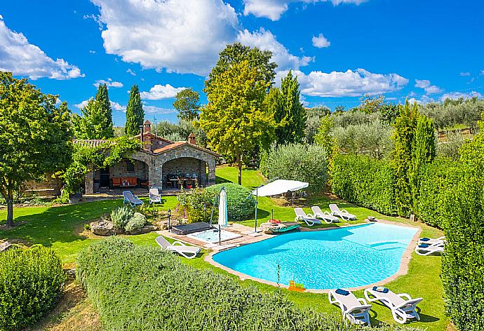 ,Beautiful villa with two annexes, private pool, jacuzzi, terrace, and garden . - Villa Casale Silvia . (Photo Gallery) }}