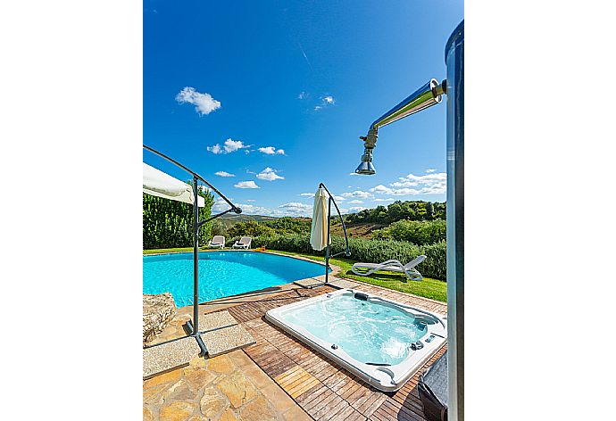 Private pool, jacuzzi, terrace, and garden . - Villa Casale Silvia . (Photo Gallery) }}