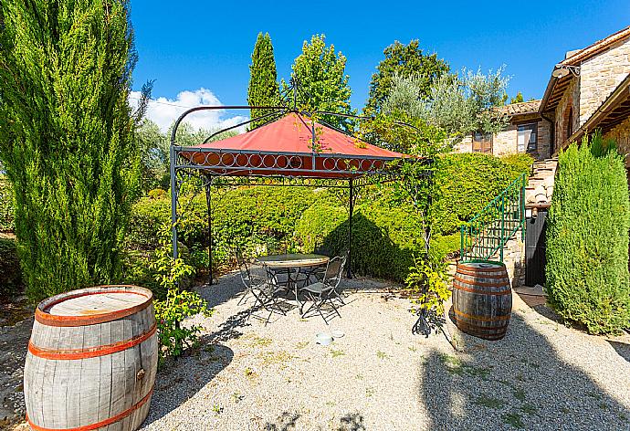 Garden area . - Villa Casale Silvia . (Photo Gallery) }}
