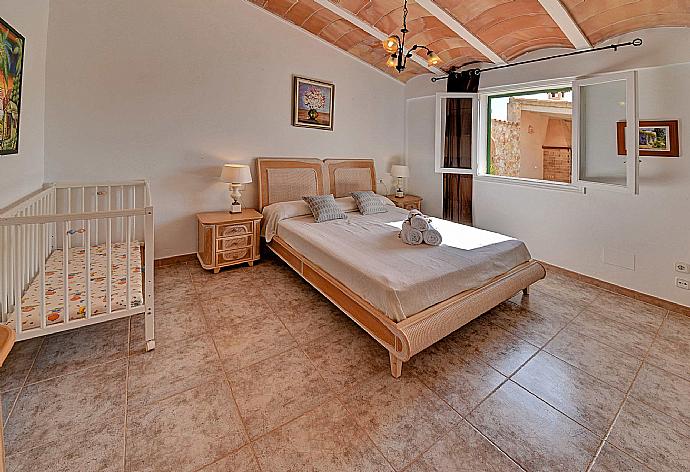 Double bedroom with A/C . - Villa Daniel . (Galería de imágenes) }}