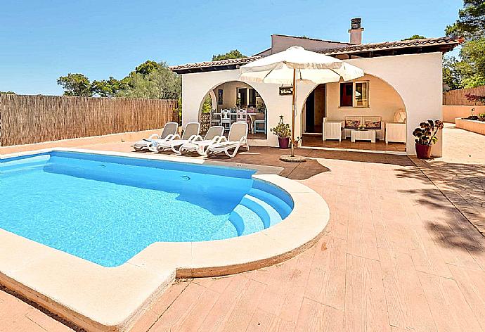Beautiful villa with private pool and terrace . - Villa Abril . (Галерея фотографий) }}