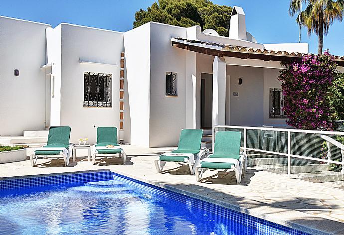 ,Beautiful villa with private pool and terrace . - Villa Capricorn . (Fotogalerie) }}