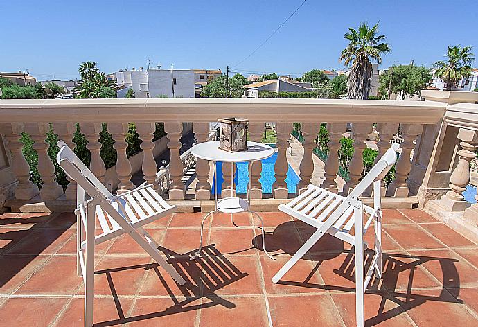 Balcony area . - Villa Alicia . (Fotogalerie) }}