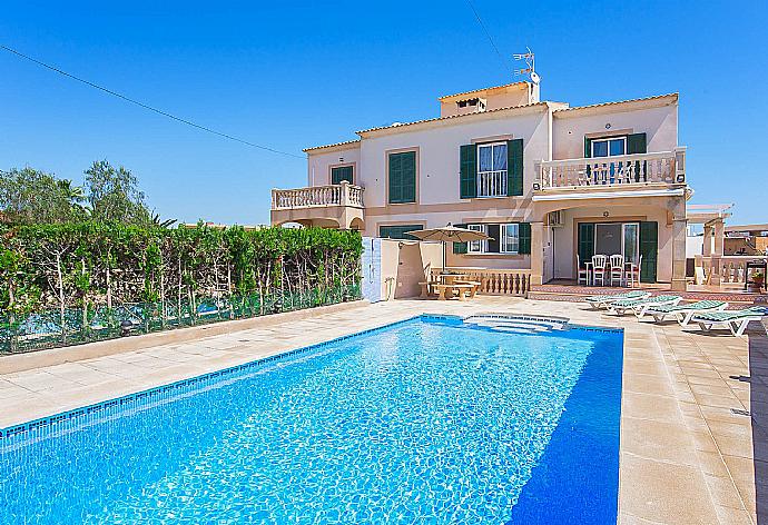 ,Beautiful villa with private pool and terrace . - Villa Alicia . (Photo Gallery) }}