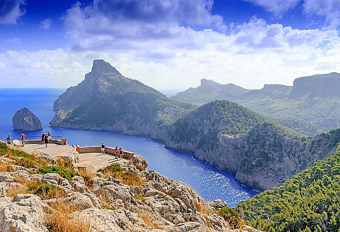 Cape Formentor . - Villa Son Amer . (Galería de imágenes) }}