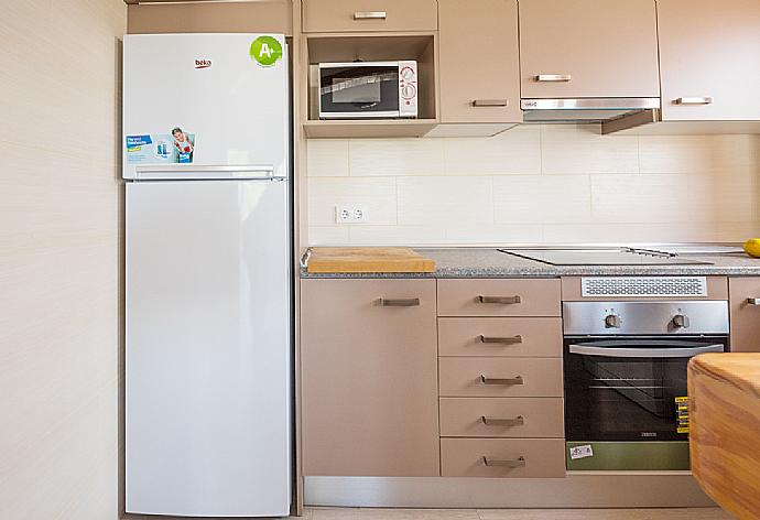 Equipped kitchen . - Villa Cubells . (Fotogalerie) }}