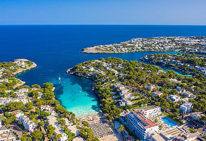 Cala D Or . - Villa Mumare . (Галерея фотографий) }}