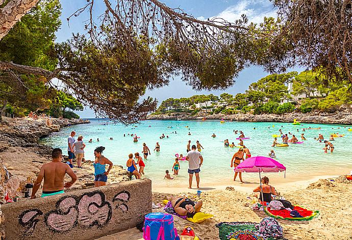 Cala D Or . - Villa Mumare . (Галерея фотографий) }}