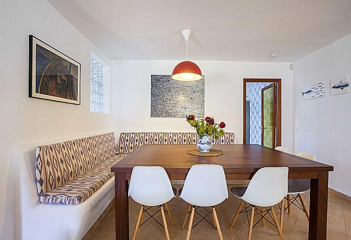 Dining area . - Villa Mumare . (Fotogalerie) }}