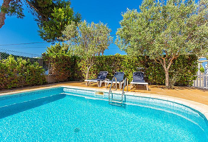 Private pool and terrace . - Villa Corb Mari . (Galerie de photos) }}