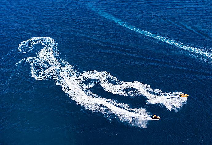 Jet skiing in Cala D Or . - Villa Corb Mari . (Galerie de photos) }}