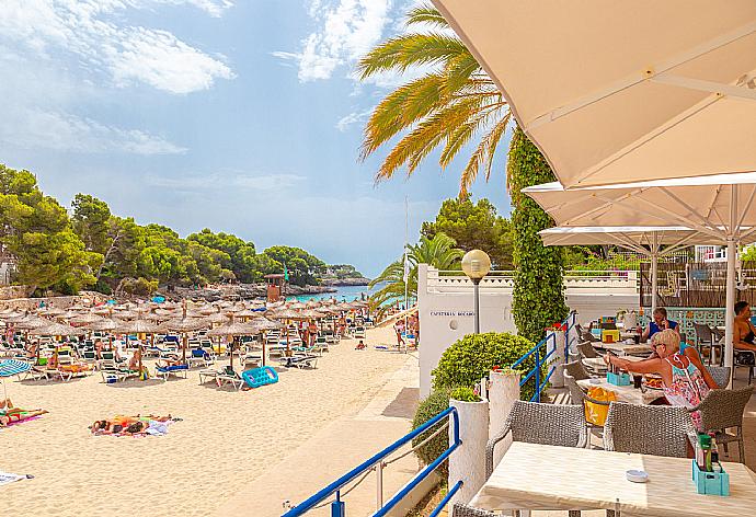 Seaside restaurant in Cala D Or . - Villa Corb Mari . (Галерея фотографий) }}