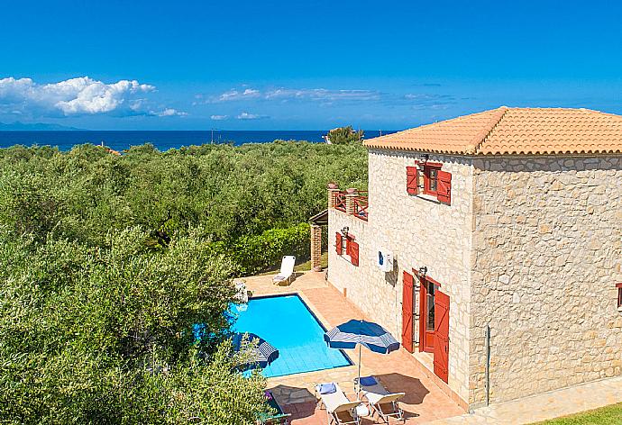 Beautiful villa with private pool and terrace with sea views . - Villa Zozel . (Galería de imágenes) }}