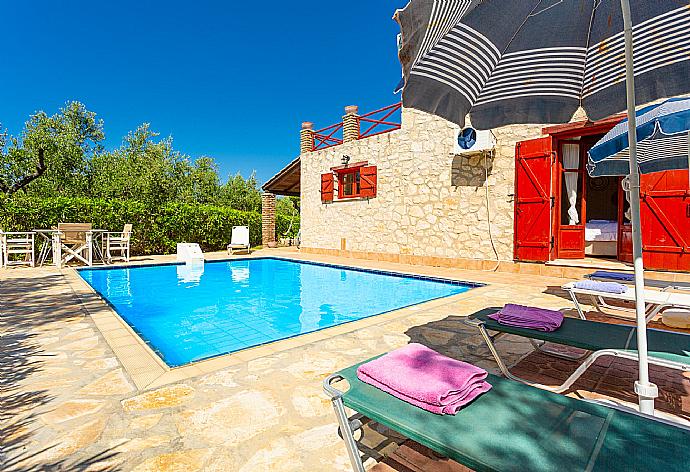 Beautiful villa with private pool and terrace . - Villa Zozel . (Галерея фотографий) }}