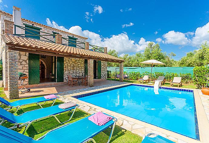 ,Beautiful villa with private pool and terrace . - Villa Diony . (Galerie de photos) }}