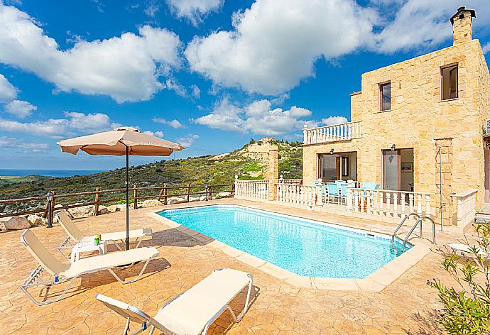 Beautiful villa with private pool and terrace with panoramic views of the sea and countrside . - Villa Rallo . (Galería de imágenes) }}