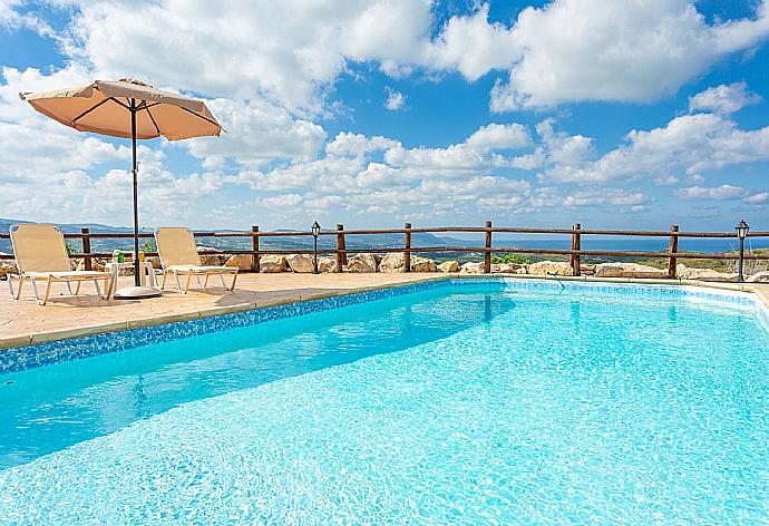 Private pool and terrace with panoramic views of the sea and countryside . - Villa Rallo . (Photo Gallery) }}