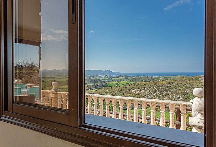 View from living room window . - Villa Rallo . (Galerie de photos) }}