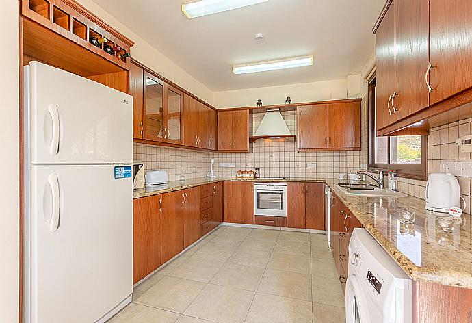 Equipped kitchen . - Villa Rallo . (Photo Gallery) }}