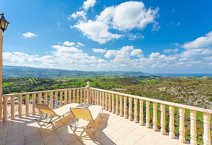 Upper terrace area with panoramic views of the sea and countryside . - Villa Rallo . (Fotogalerie) }}