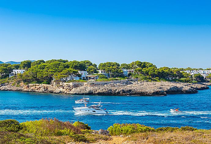 Cala D Or . - Villa Roca Nova . (Галерея фотографий) }}