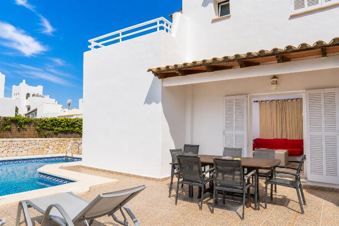 Terrace area . - Villa Roca Nova . (Photo Gallery) }}