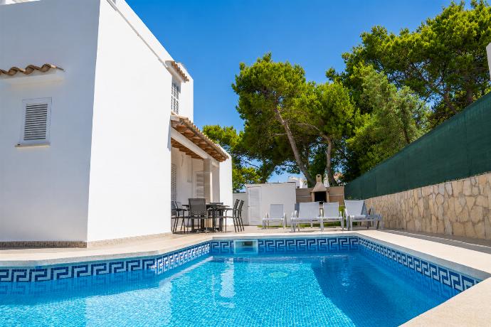 Private pool and terrace . - Villa Roca Nova . (Photo Gallery) }}