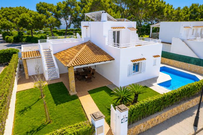 Beautiful villa with private pool, terrace, and garden . - Villa Roca Nova . (Photo Gallery) }}