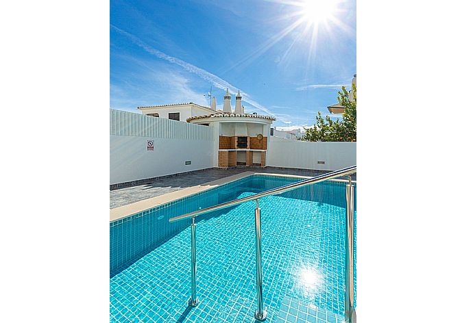 Private pool and terrace  . - Villa Lumiere . (Fotogalerie) }}