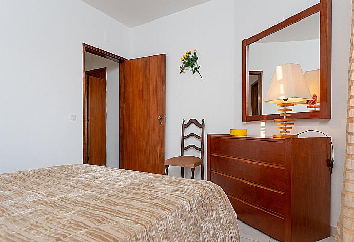 Double bedroom . - Villa Lumiere . (Fotogalerie) }}