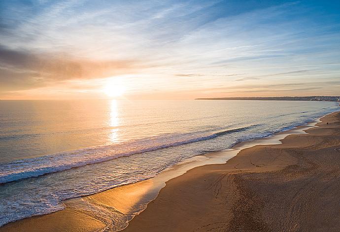 Sunset at nearby Praia dos Salgados . - Villa Lumiere . (Photo Gallery) }}