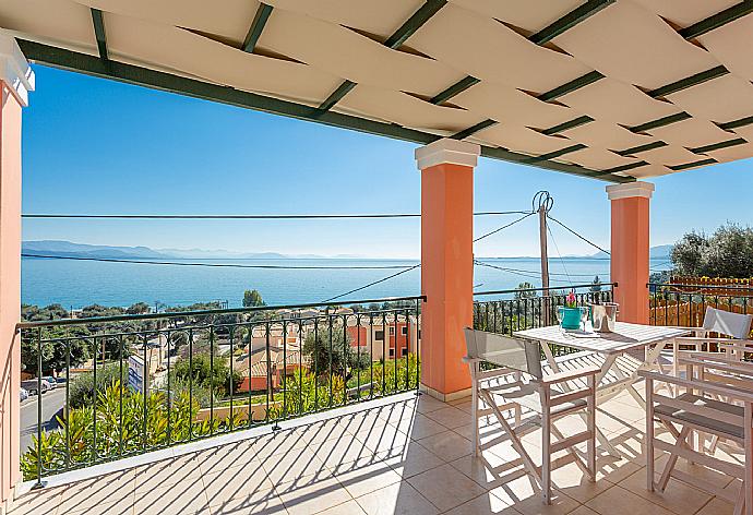 Beautiful villa with private pool and terrace with panoramic sea views . - Akti Barbati Villa Tria . (Galleria fotografica) }}