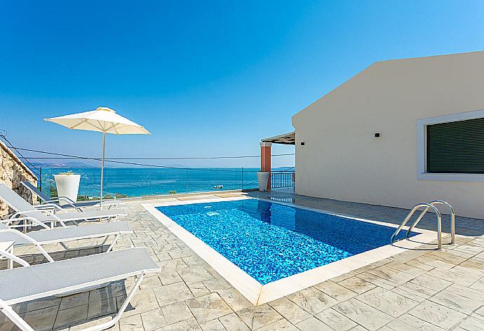 Beautiful villa with private pool and terrace with panoramic sea views . - Akti Barbati Villa Tria . (Galleria fotografica) }}
