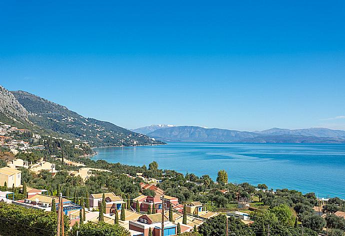 Panoramic sea views from balcony . - Akti Barbati Villa Thio . (Galería de imágenes) }}