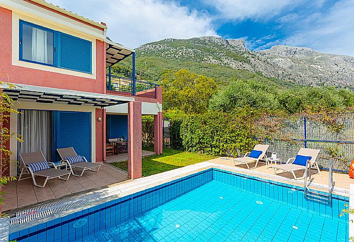 Beautiful villa with private pool and terrace with sea views . - Villa Pelagos . (Galería de imágenes) }}