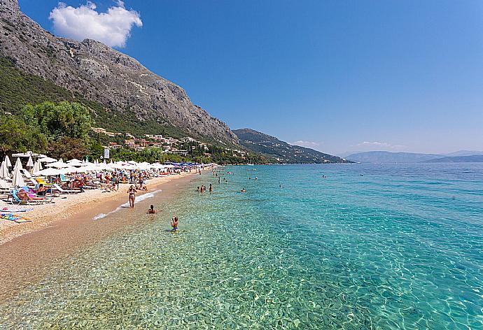 Crystal clear waters at Barbati beach . - Villa Thalassaki . (Galería de imágenes) }}