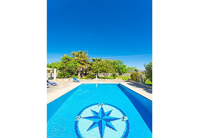 Private pool and terrace . - Villa Toni Corro . (Galerie de photos) }}