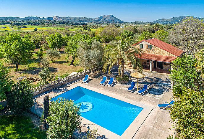 Beautiful villa with private pool and terrace . - Villa Toni Corro . (Галерея фотографий) }}