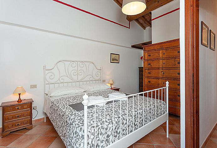 Double bedroom . - Villa Le Balze . (Galería de imágenes) }}