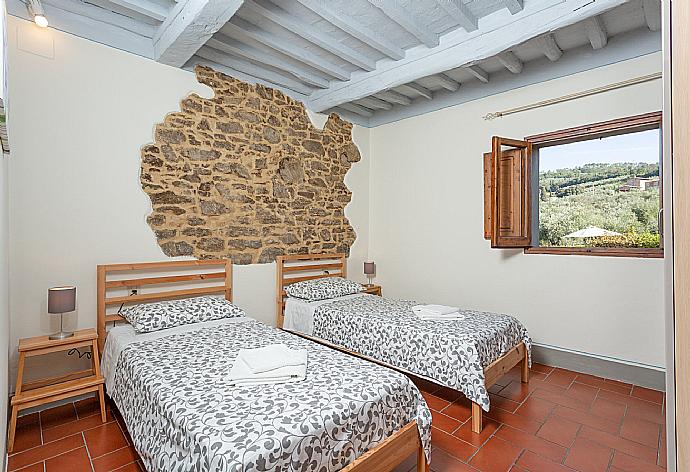 Twin bedroom . - Villa Le Balze . (Photo Gallery) }}