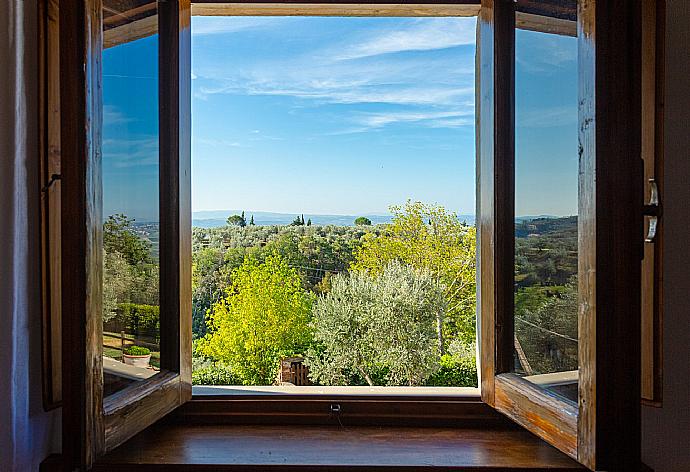 View from bedroom window . - Villa Le Balze . (Galleria fotografica) }}