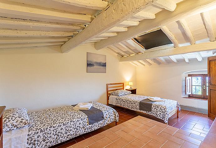 Twin bedroom  . - Villa Le Balze . (Photo Gallery) }}