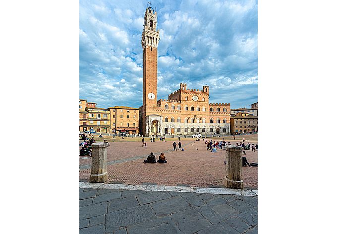 Siena . - Villa Le Balze . (Galleria fotografica) }}