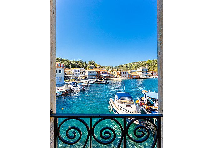 View from living room window . - Spiros Jetty House . (Galleria fotografica) }}